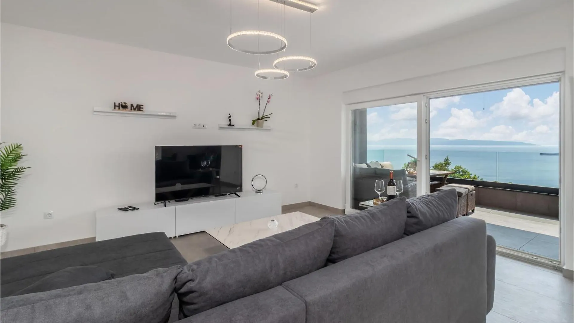 3 Bedroom Stunning Apartment In Kostrena