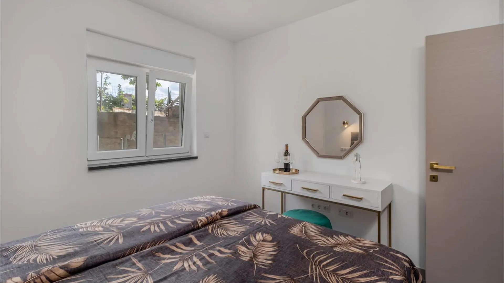 3 Bedroom Stunning Apartment In Kostrena