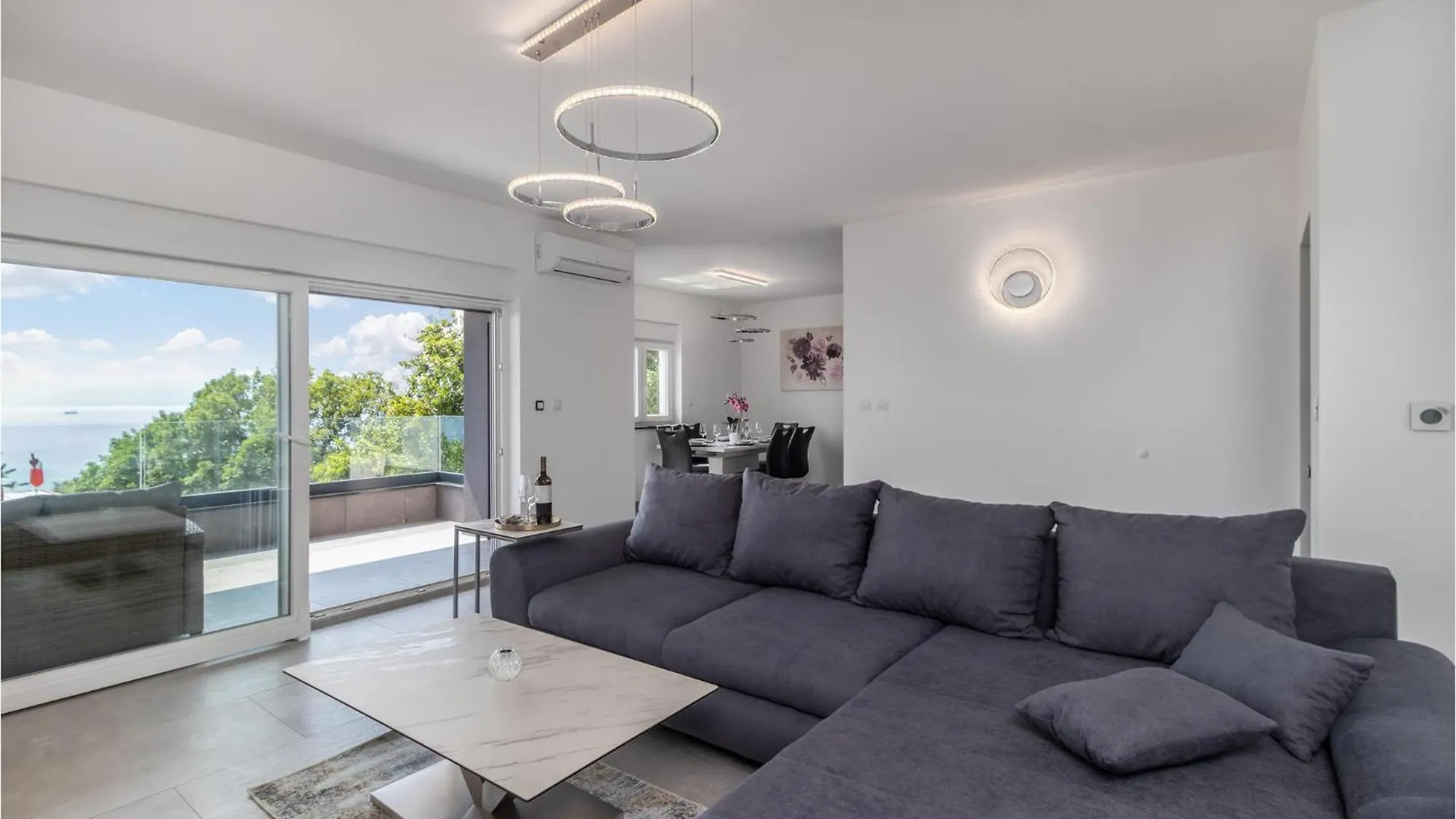 3 Bedroom Stunning Apartment In Kostrena Croatia